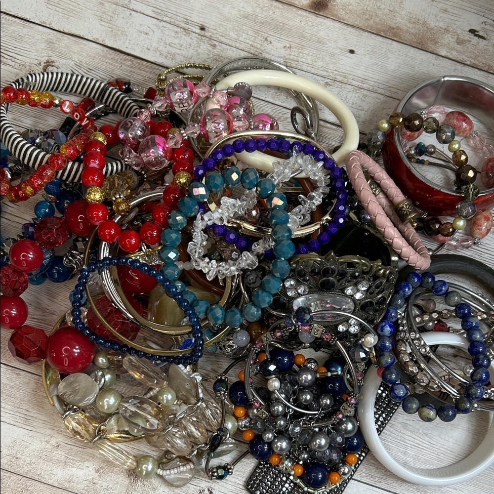 Tons of bracelets!!! Over 2 pounds